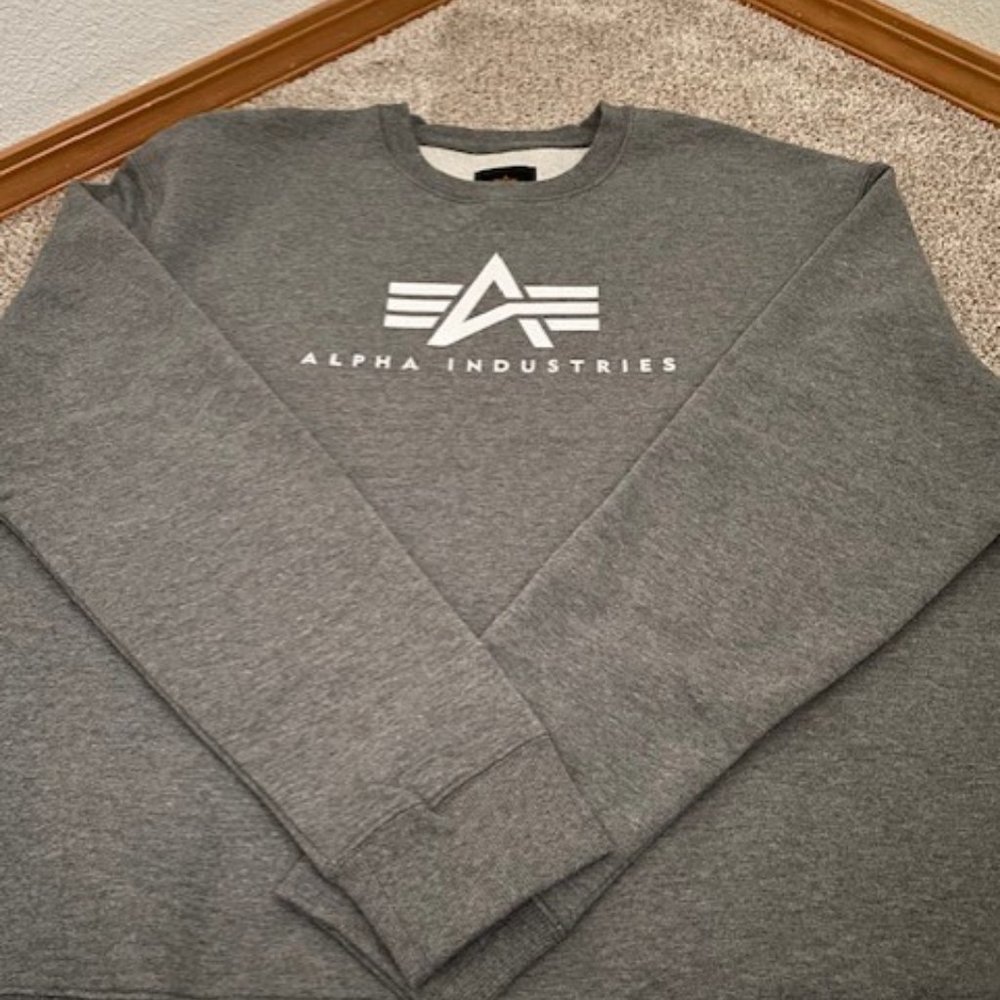 Men's Alpha Industries Crew Neck Sweatshirts